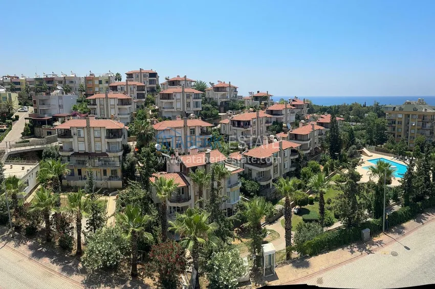 Триплекс вилла в коттеджном комплексе в 300 метрах от моря в районе Кестель, Алания 1