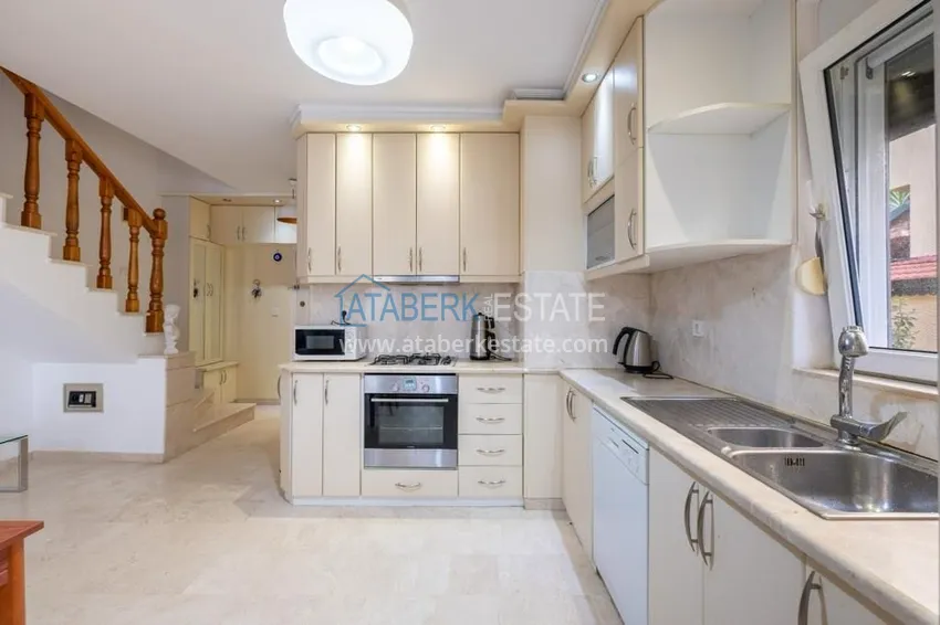 Приобрести Двухэтажная вилла с мебелью в коттеджном комплексе – Алания, район Конаклы 2 