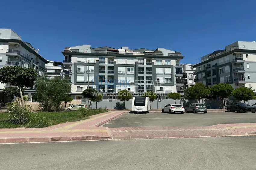 Четырёхкомнатная квартира с видом на горы в районе Хурма, Коньяалты, Анталия 1