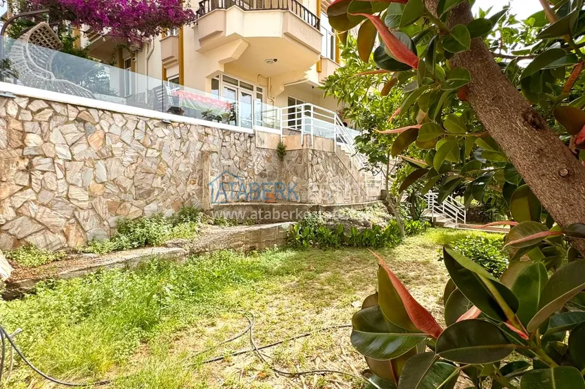 Триплекс вилла в коттеджном комплексе в 300 метрах от моря в районе Кестель, Алания 2