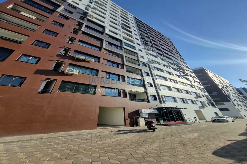 Двухкомнатная квартира 80м2 с мебелью и застекленным балконом в Мерсине, Енишехир 3 