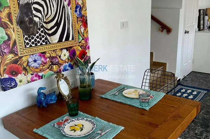 Приобрести Триплекс вилла в коттеджном комплексе в 300 метрах от моря в районе Кестель, Алания 3