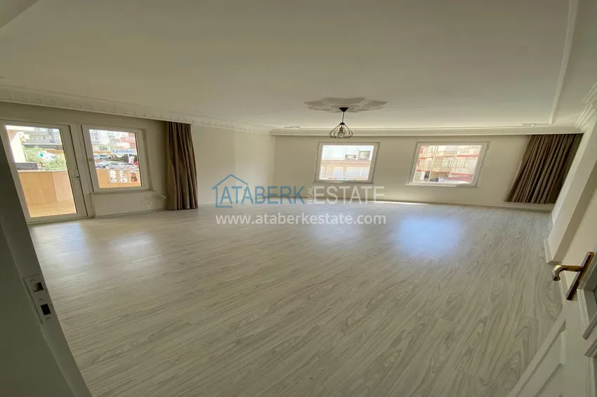 Приобрести Четырехкомнатная квартира в центре Алании - район пляжа Клеопатра 4 