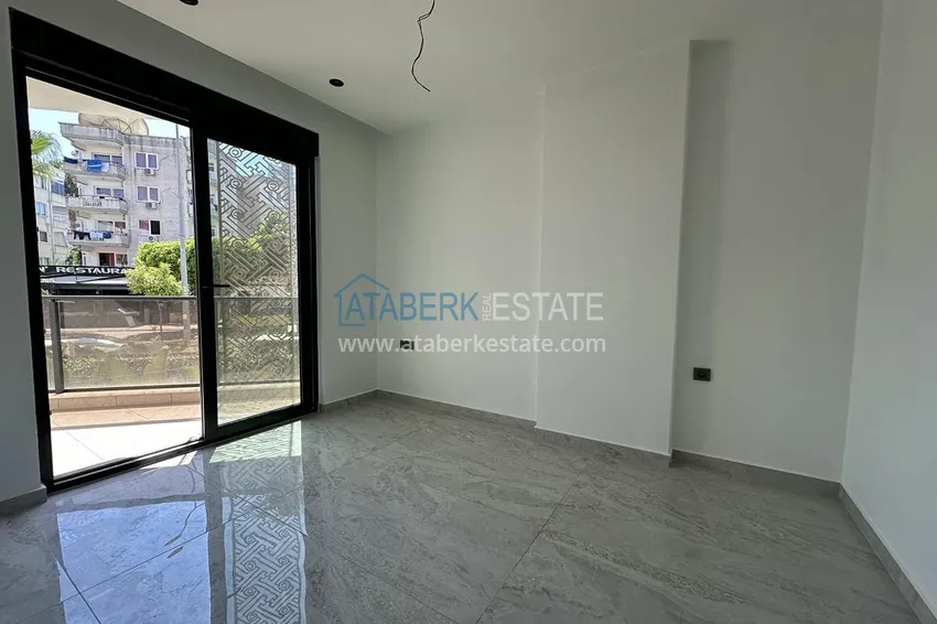 Приобрести Трёхкомнатная квартира в районе Оба. Недвижимость подходит для краткосрочной аренды 5