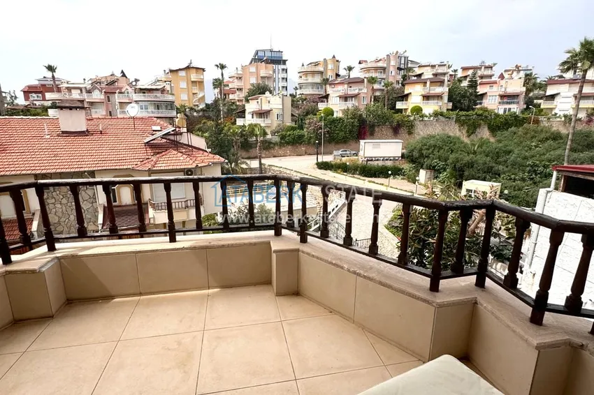 Приобрести Триплекс вилла в коттеджном комплексе в 300 метрах от моря в районе Кестель, Алания 10