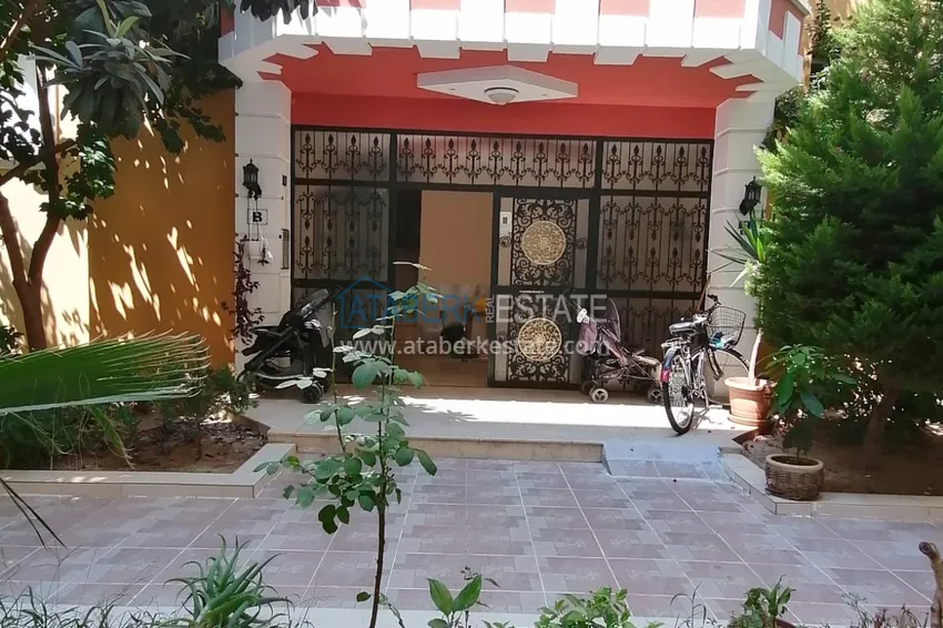 Пентхаус-дуплекс 4+1 с мебелью и видом на горы – Алания, район Махмутлар 11 