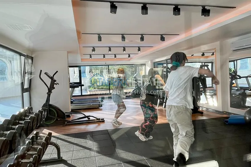 Двухкомнатная квартира под ключ с застекленным балконом - Махмутлар, р-н субботнего рынка 12