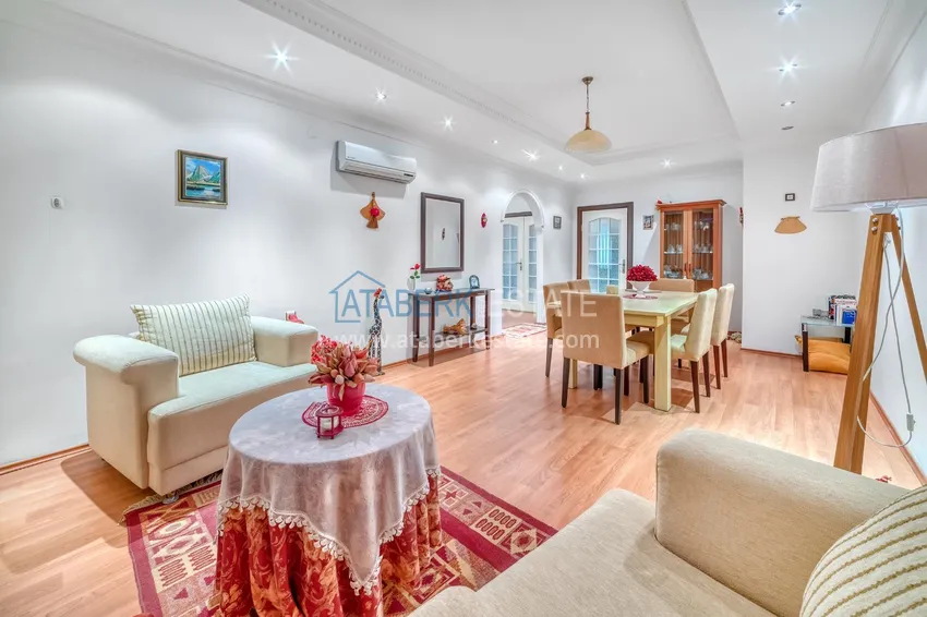 Приобрести Линейная квартира 4+1 с современным интерьером в комплексе на первой береговой в Алании, район Оба 17