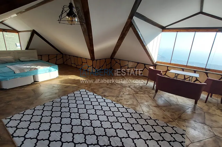 Приобрести Двухэтажная смежная вилла с панорамным видом в районе Бекташ, Алания. Недвижимость подходит для гражданства 15 