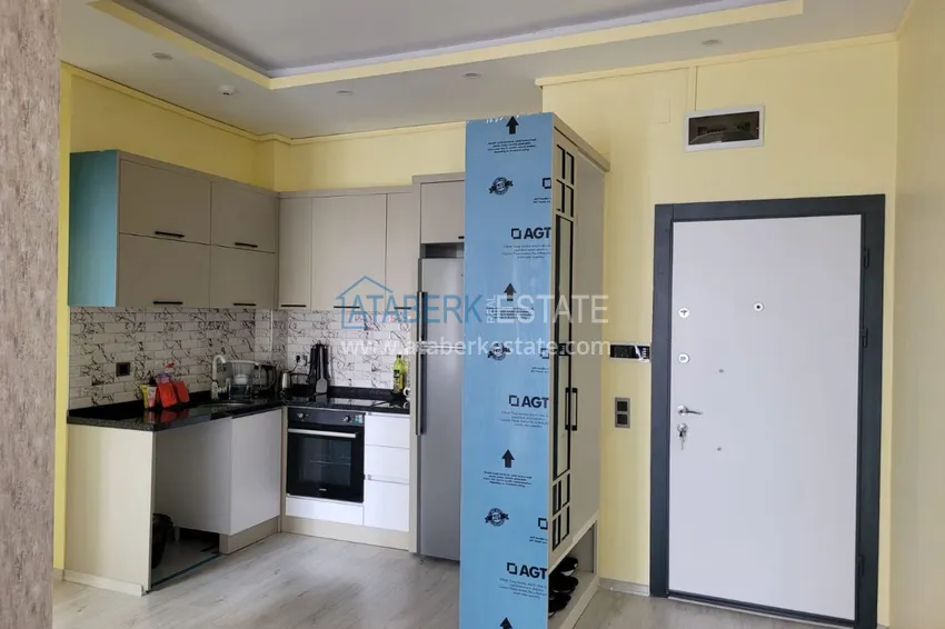 Приобрести Трехкомнатная квартира с мебелью и видом на море в Мерсине - центр Соли  1 