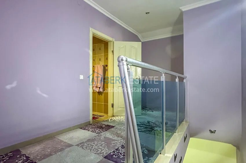 Приобрести Пентхаус-дуплекс в центре Алании – мебель, вид на море и горы, в 450 метрах от пляжа 24 