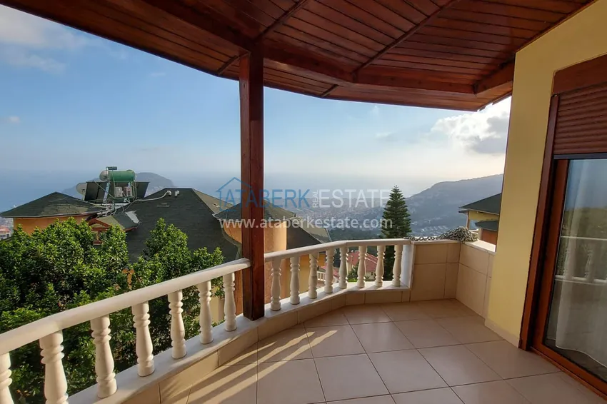 Приобрести Двухэтажная смежная вилла с панорамным видом в районе Бекташ, Алания. Недвижимость подходит для гражданства 22 