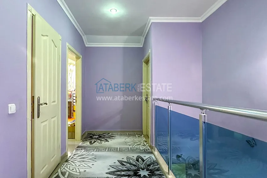 Приобрести Пентхаус-дуплекс в центре Алании – мебель, вид на море и горы, в 450 метрах от пляжа 27 