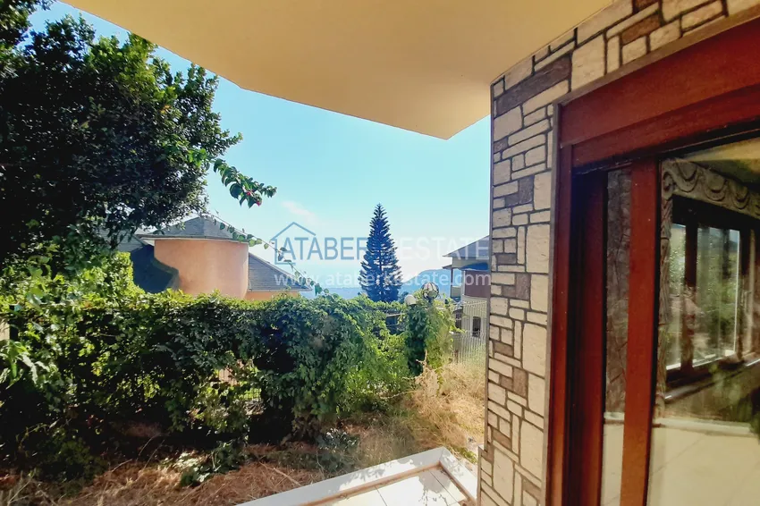 Приобрести Двухэтажная смежная вилла с панорамным видом в районе Бекташ, Алания. Недвижимость подходит для гражданства 24 