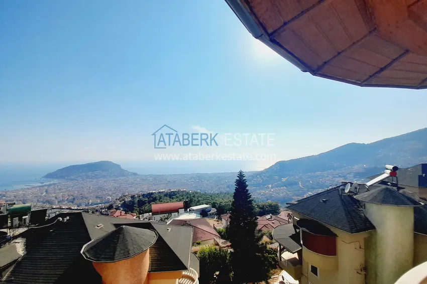 Приобрести Двухэтажная смежная вилла с панорамным видом в районе Бекташ, Алания. Недвижимость подходит для гражданства 25 