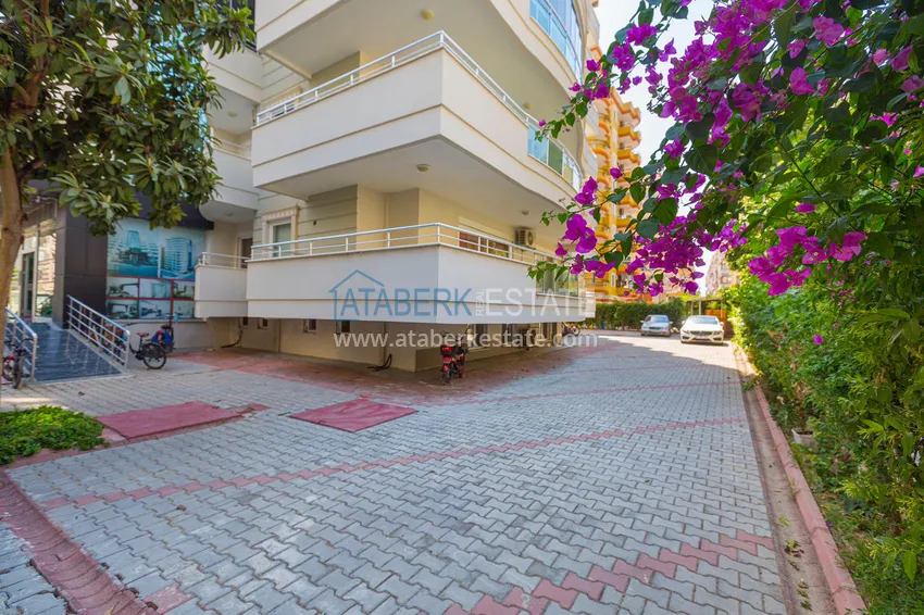 Квартира 2+1 с мебелью, застеклённым балконом и видом на горы, район Махмутлар – Алания 3