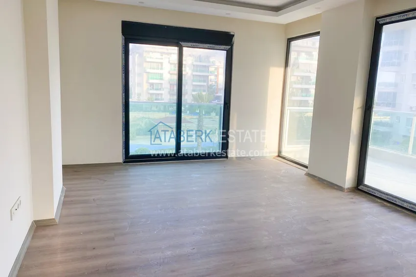 Приобрести Трехкомнатная квартира с видом на море в Алании, район Кестель - вторая линия от моря 2 