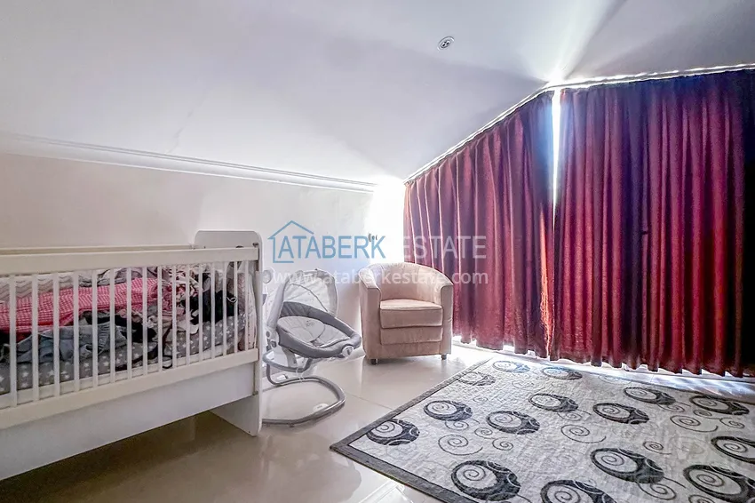 Приобрести Пентхаус-дуплекс в центре Алании – мебель, вид на море и горы, в 450 метрах от пляжа 34 