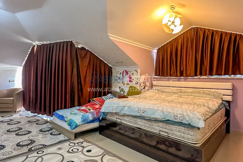 Приобрести Пентхаус-дуплекс в центре Алании – мебель, вид на море и горы, в 450 метрах от пляжа 35 