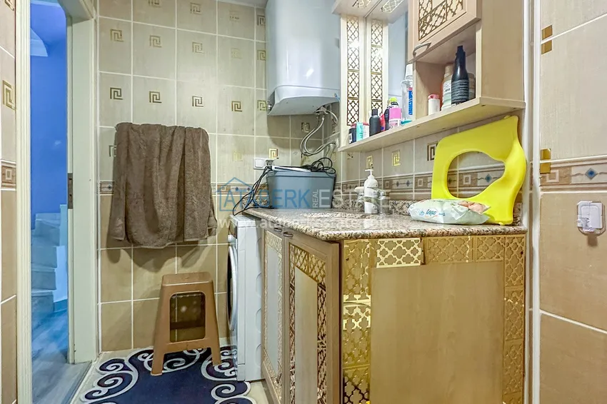 Приобрести Пентхаус-дуплекс в центре Алании – мебель, вид на море и горы, в 450 метрах от пляжа 38 