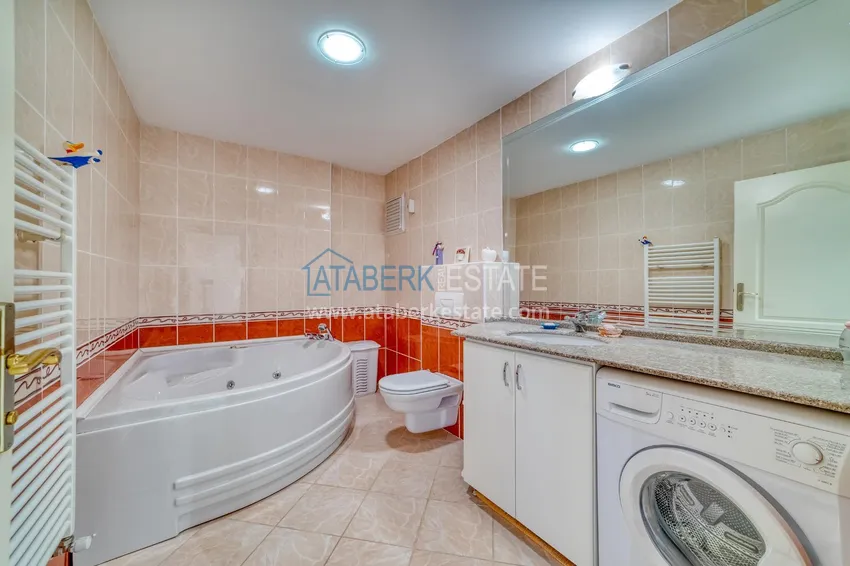 Приобрести Линейная квартира 4+1 с современным интерьером в комплексе на первой береговой в Алании, район Оба 37