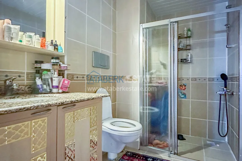 Приобрести Пентхаус-дуплекс в центре Алании – мебель, вид на море и горы, в 450 метрах от пляжа 39 