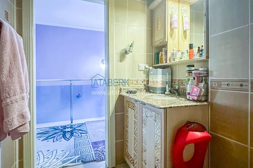 Приобрести Пентхаус-дуплекс в центре Алании – мебель, вид на море и горы, в 450 метрах от пляжа 40 