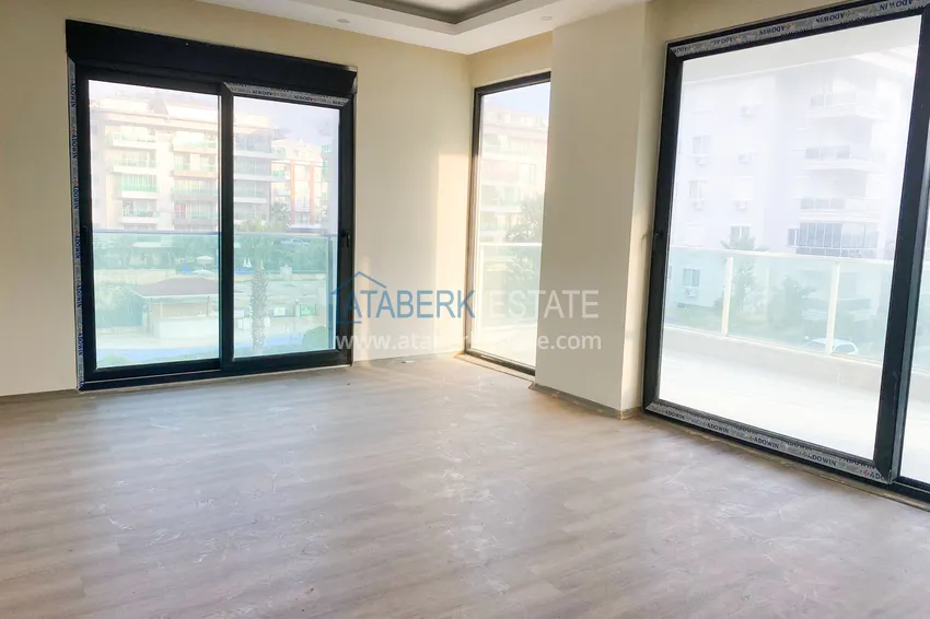 Приобрести Трехкомнатная квартира с видом на море в Алании, район Кестель - вторая линия от моря 3 