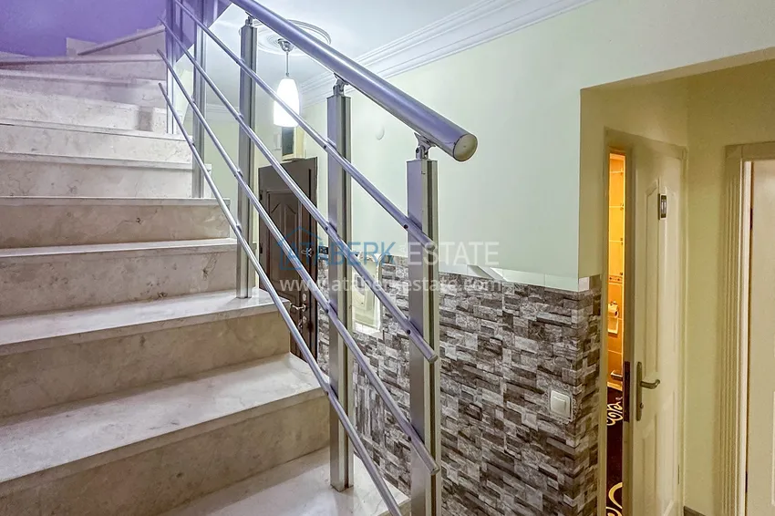 Приобрести Пентхаус-дуплекс в центре Алании – мебель, вид на море и горы, в 450 метрах от пляжа 4 