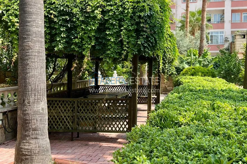 Трехкомнатная квартира в Махмутларе с мебелью в комплексе на первой береговой линии 4 