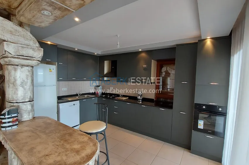 Приобрести Двухэтажная смежная вилла с панорамным видом в районе Бекташ, Алания. Недвижимость подходит для гражданства 5 