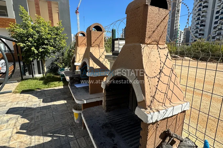 Трёхкомнатная квартира с двумя балконами в Мерсине, Арпачбахшиш 10 