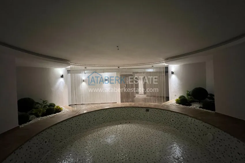 Просторная двухкомнатная квартира с мебелью в центре Алании, район пляжа Клеопатра 13 