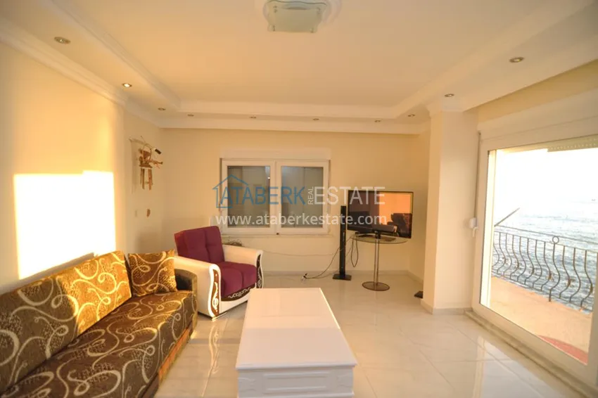 Приобрести Двухэтажный особняк у самого берега Средиземного моря – Алания, район Ешильоз 2 