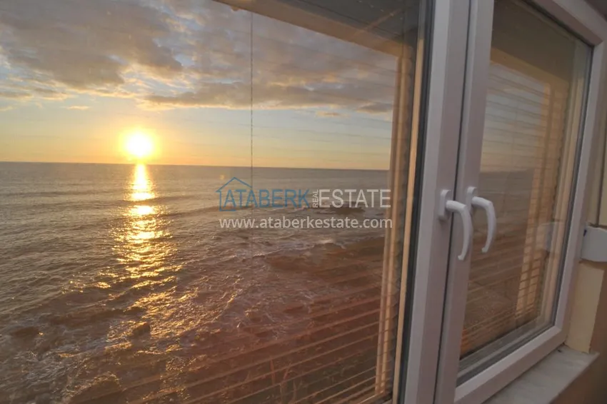 Приобрести Двухэтажный особняк у самого берега Средиземного моря – Алания, район Ешильоз 4 