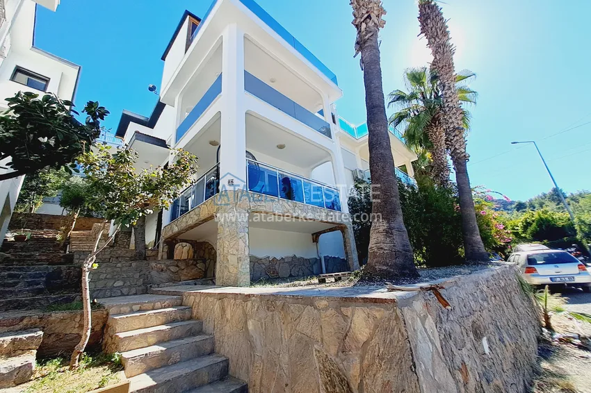 Квартира после капитального ремонта с новой мебелью в центре Алании 2 