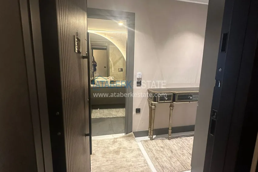 Приобрести Просторная двухкомнатная квартира с мебелью в центре Алании, район пляжа Клеопатра 1 