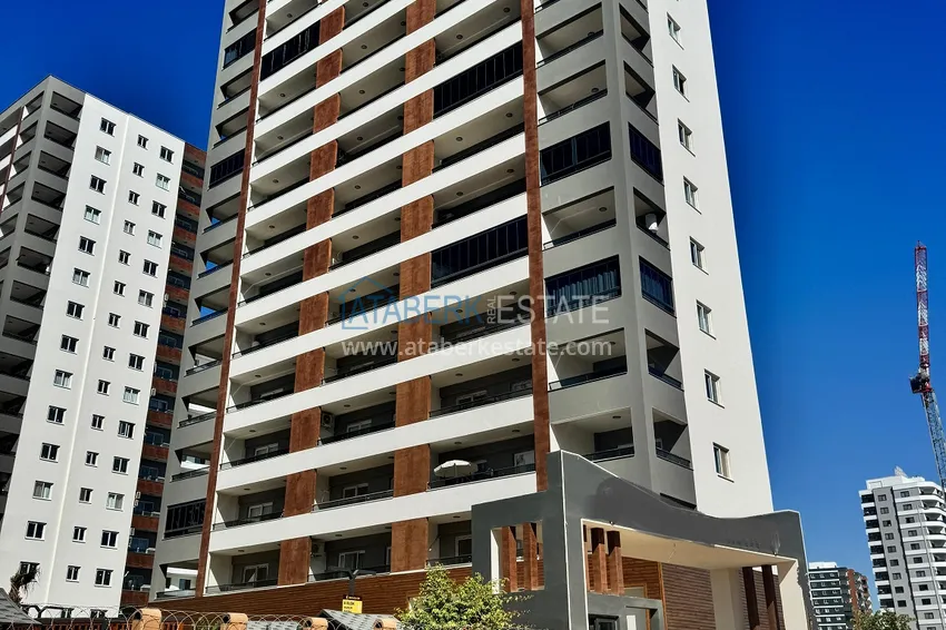 Трёхкомнатная квартира с двумя балконами в Мерсине, Арпачбахшиш 2 