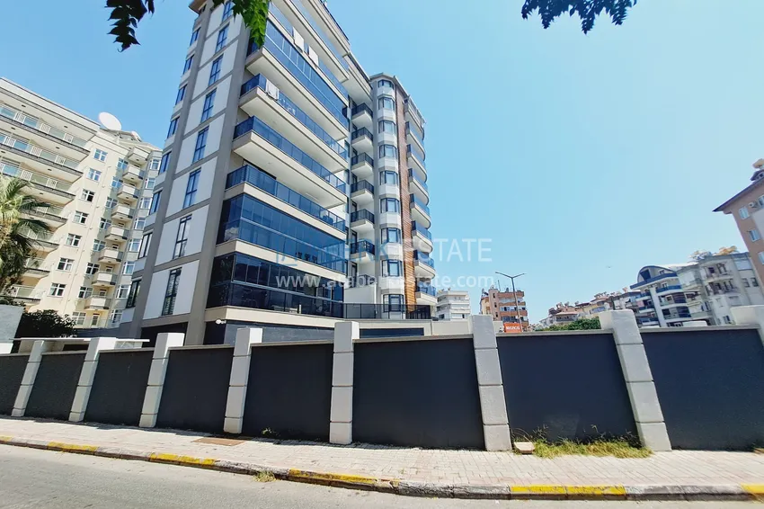 Просторная двухкомнатная квартира с мебелью в центре Алании, район пляжа Клеопатра 3 