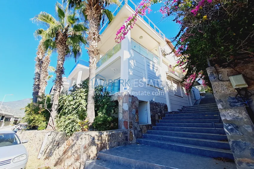 Квартира после капитального ремонта с новой мебелью в центре Алании 3 