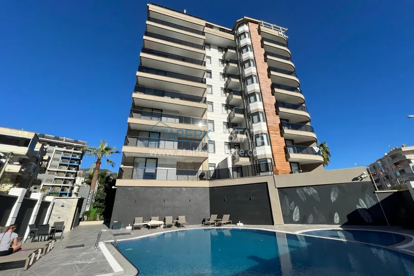 Просторная двухкомнатная квартира с мебелью в центре Алании, район пляжа Клеопатра 4 