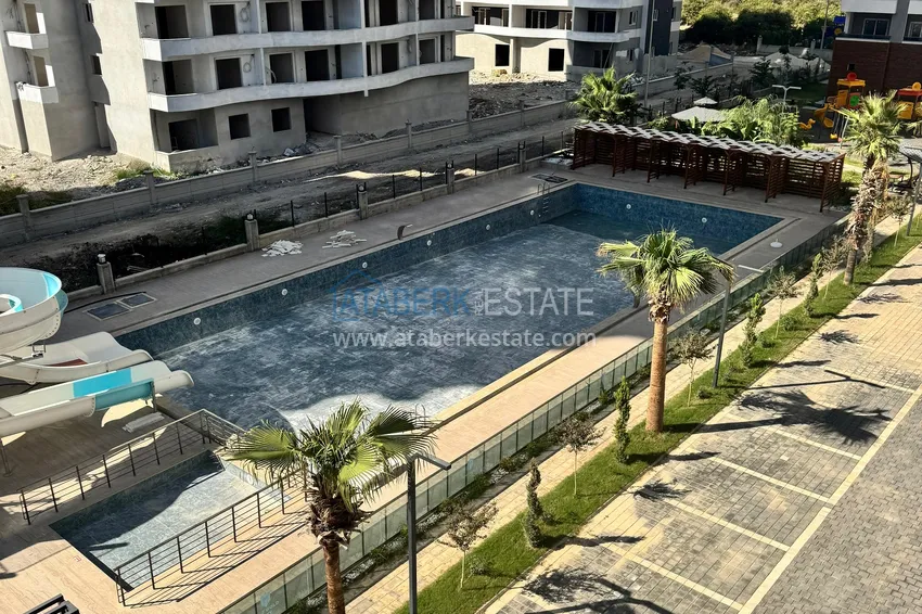 Трёхкомнатная квартира с двумя балконами в Мерсине, Арпачбахшиш 3 