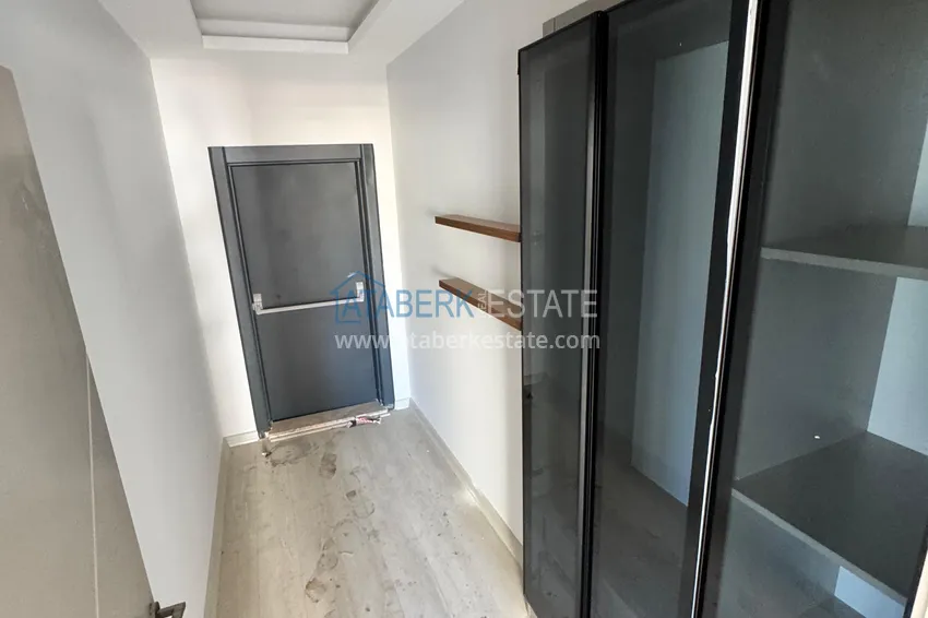 Приобрести Трёхкомнатная квартира с двумя балконами в Мерсине, Арпачбахшиш 3 