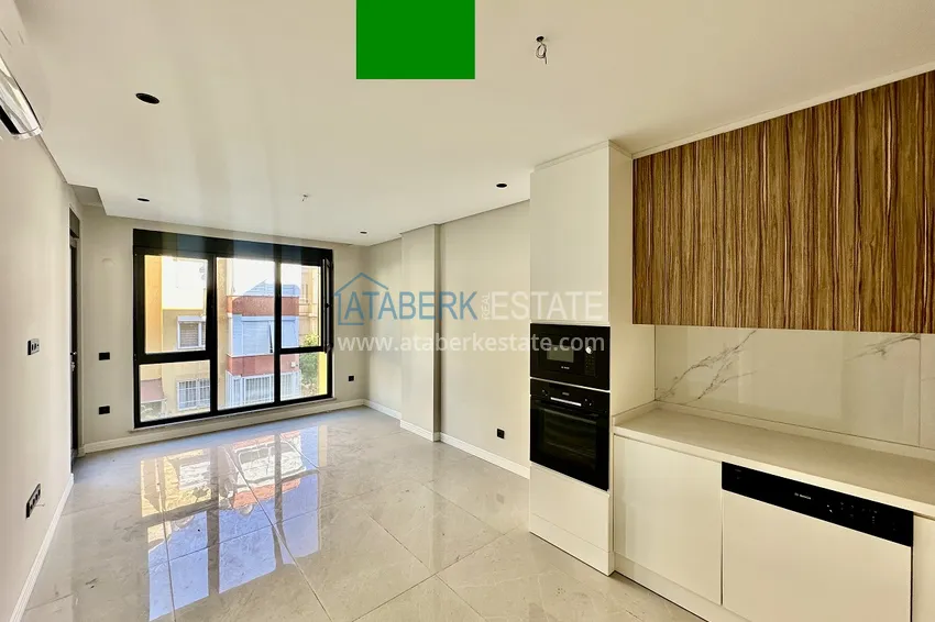 Приобрести Двухкомнатная квартира в центре Алании, всего в 370 метрах от пляжа Клеопатра 4 