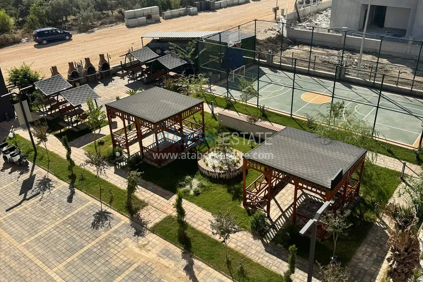 Трёхкомнатная квартира с двумя балконами в Мерсине, Арпачбахшиш 6 