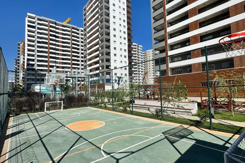 Трёхкомнатная квартира с двумя балконами в Мерсине, Арпачбахшиш 7 