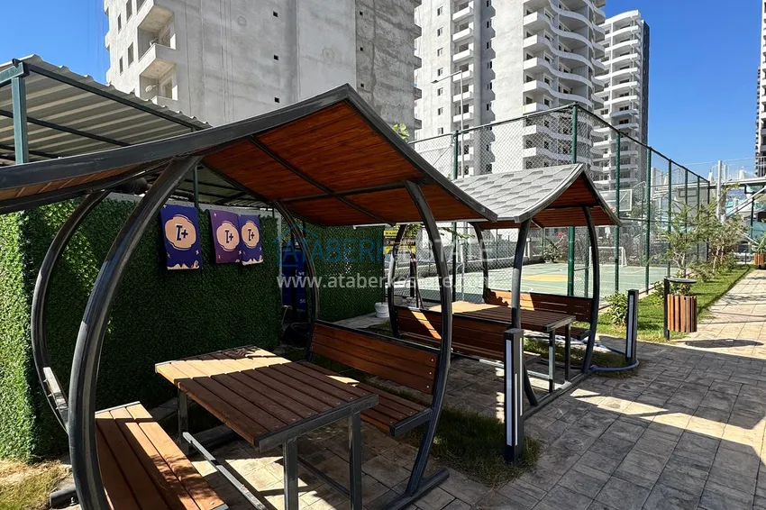 Трёхкомнатная квартира с двумя балконами в Мерсине, Арпачбахшиш 8 