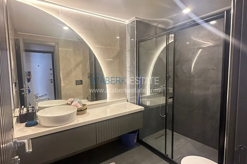 Приобрести Просторная двухкомнатная квартира с мебелью в центре Алании, район пляжа Клеопатра 9 