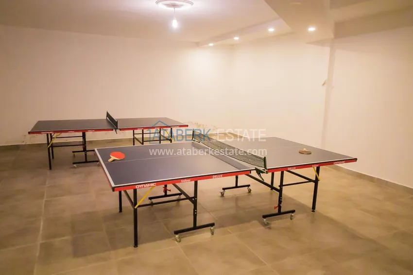 Трехкомнатная квартира с мебелью и отдельной кухней в районе Махмутлар 14 