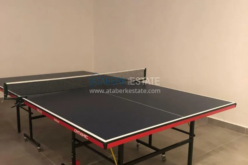 Трехкомнатная квартира с мебелью и отдельной кухней в районе Махмутлар 15 